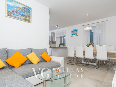 Cypress Paradise Living room