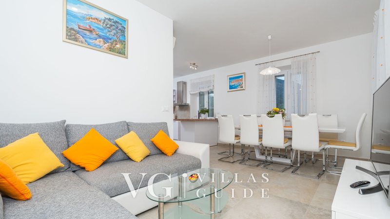 Cypress Paradise Living room