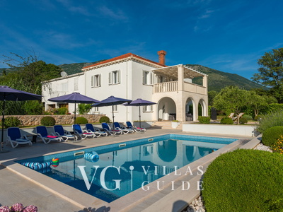 Cypress Paradise Pool