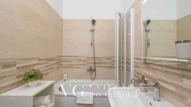 Cypress Paradise Bathroom