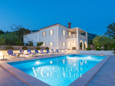 Cypress Paradise Garden and property exterior