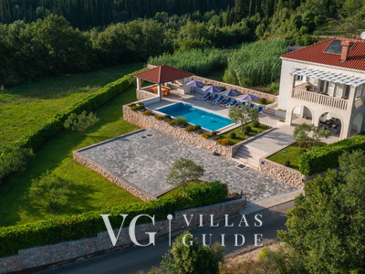 Cypress Paradise Garden and property exterior