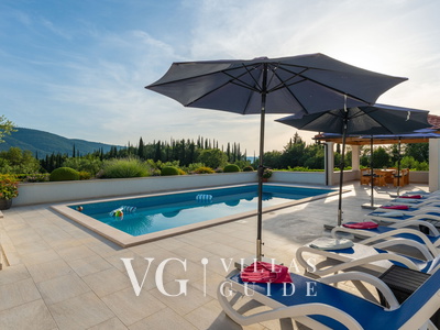 Cypress Paradise Garden and property exterior