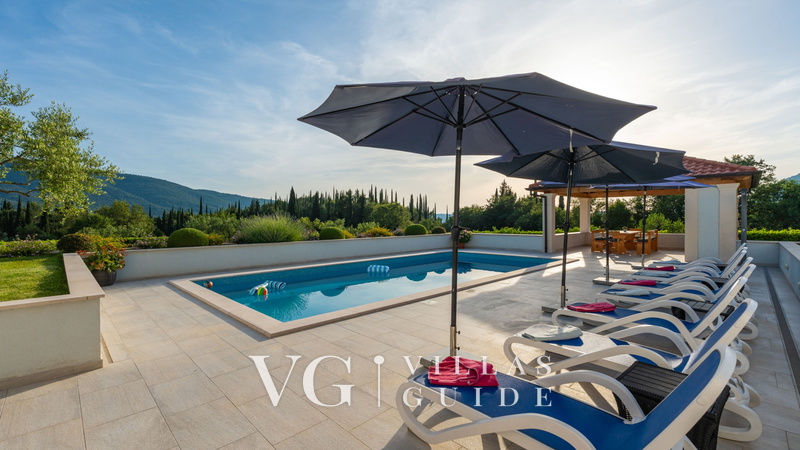 Cypress Paradise Garden and property exterior