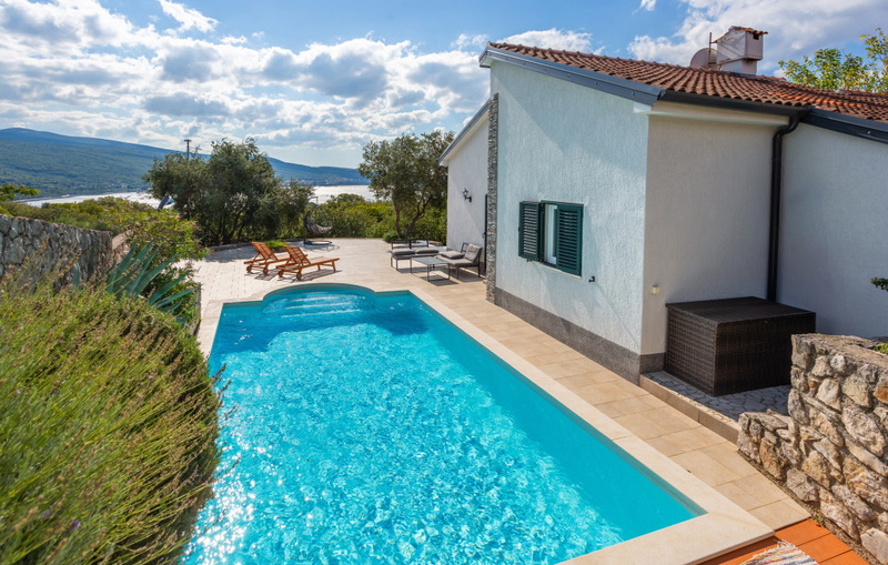 Villa Lucija with pool island Krk