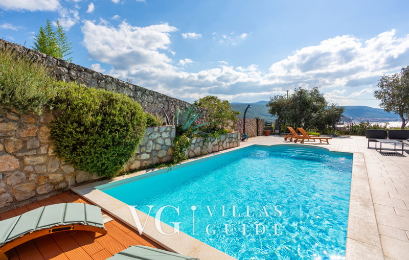 Villa Lucija with pool island Krk Bazen