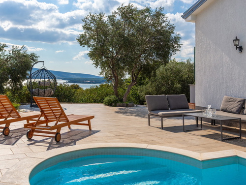 Villa Lucija with pool island Krk