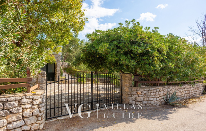 Villa Lucija with pool island Krk Dvorište i vanjski dio objekta
