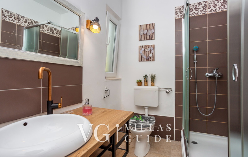 Villa Lucija with pool island Krk Kupaonica