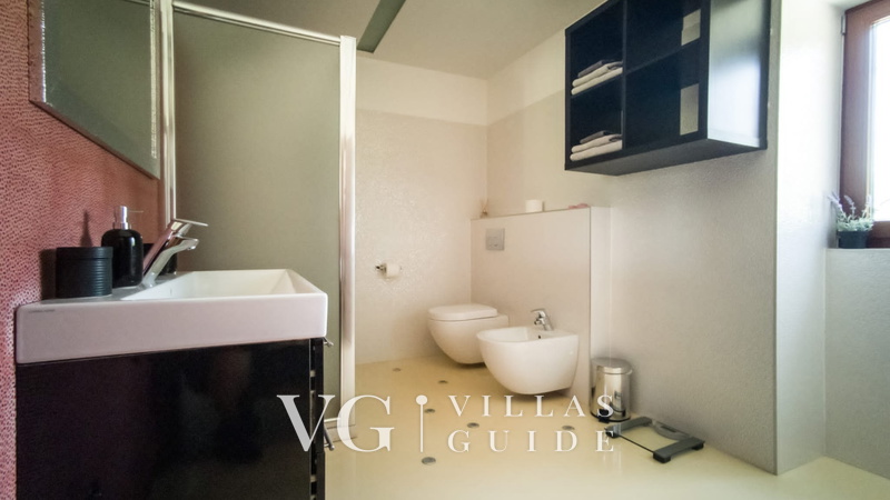 Villa Andrea with pool & whirpool Island Krk Kupaonica