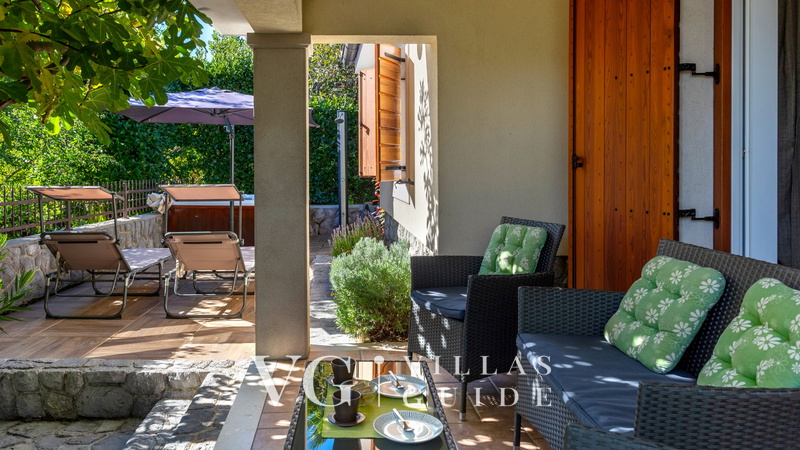 Holiday home  Casa Beni Garden and property exterior