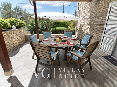 Holiday home Srećko Garden and property exterior