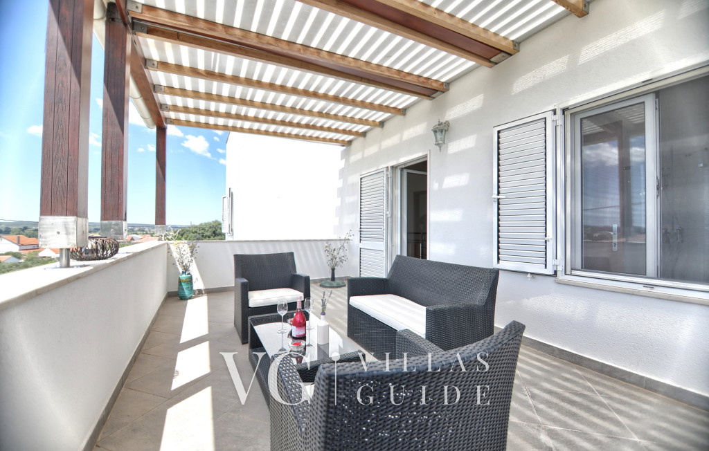 Holiday home Srećko Garden and property exterior