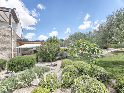 Holiday home Srećko Garden and property exterior