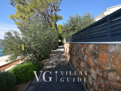 Apartman Ana - directly on the beach Garden and property exterior