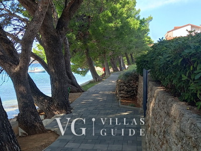 Apartman Ana - directly on the beach Garden and property exterior