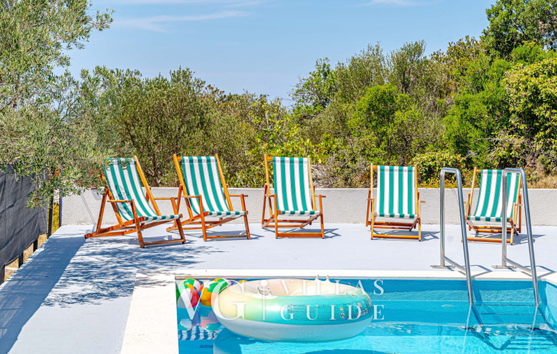 Holiday home Edi Piscina