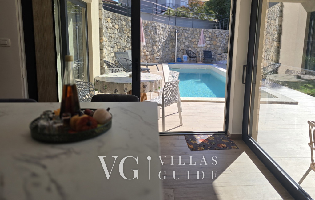 Villa SUNLIFE with indoor&outdoor pool &sauna Opatija Wohnzimmer
