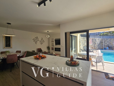 Villa SUNLIFE with indoor&outdoor pool &sauna Opatija Wohnzimmer