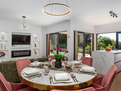 Villa SUNLIFE with indoor&outdoor pool &sauna Opatija