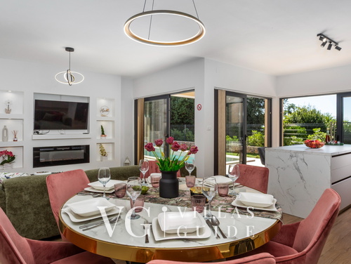 Villa SUNLIFE with indoor&outdoor pool &sauna Opatija