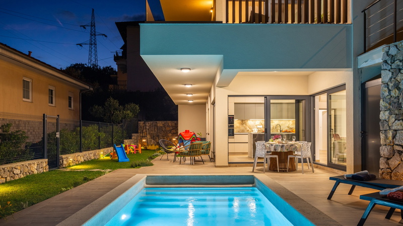 Villa SUNLIFE with indoor&outdoor pool &sauna Opatija