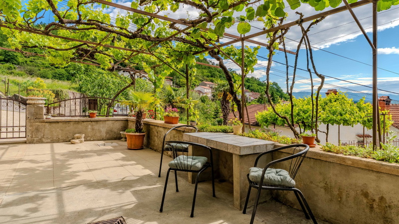 Villa Simic with pool and Kvarner view