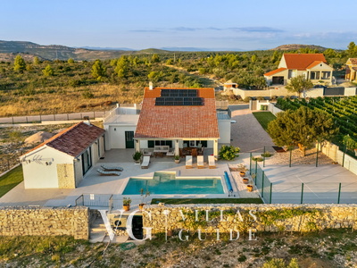 Villa MilaMar Garden and property exterior