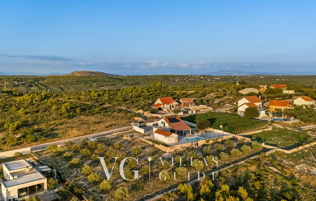 Villa MilaMar Garden and property exterior