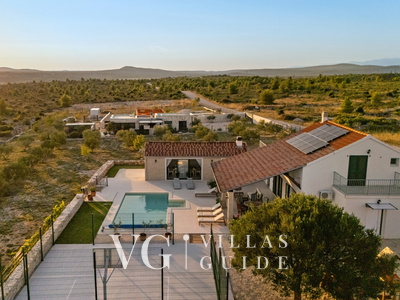 Villa MilaMar Garden and property exterior