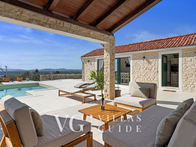 Villa MilaMar Garden and property exterior