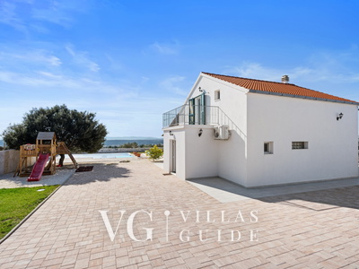 Villa MilaMar Garden and property exterior