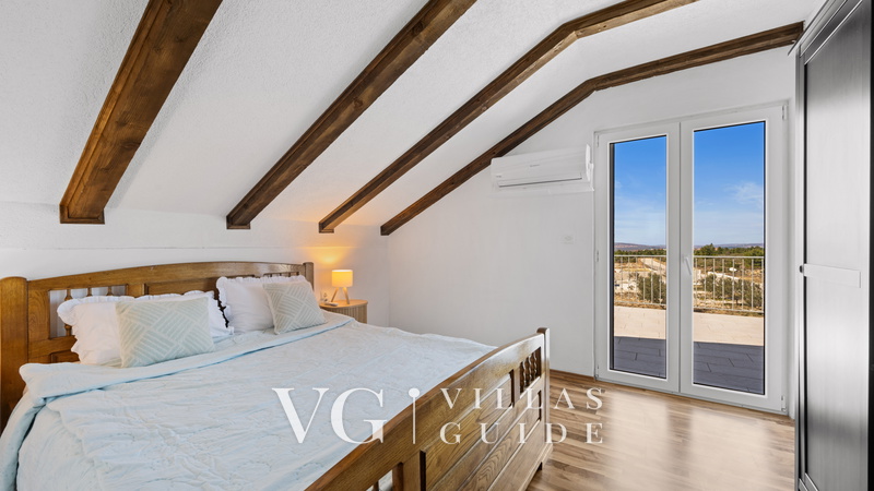 Villa MilaMar Bedroom