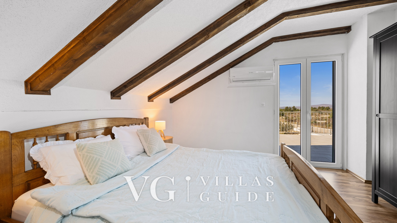 Villa MilaMar Bedroom