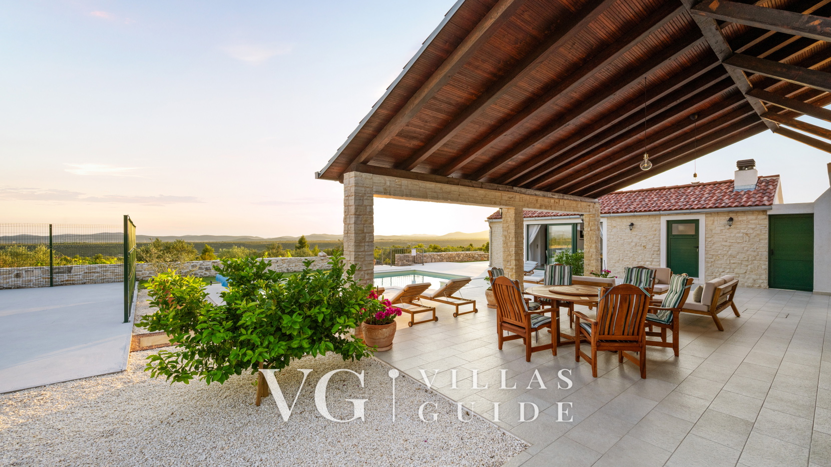 Villa MilaMar Garden and property exterior