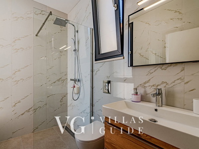 Villa Evia Bathroom
