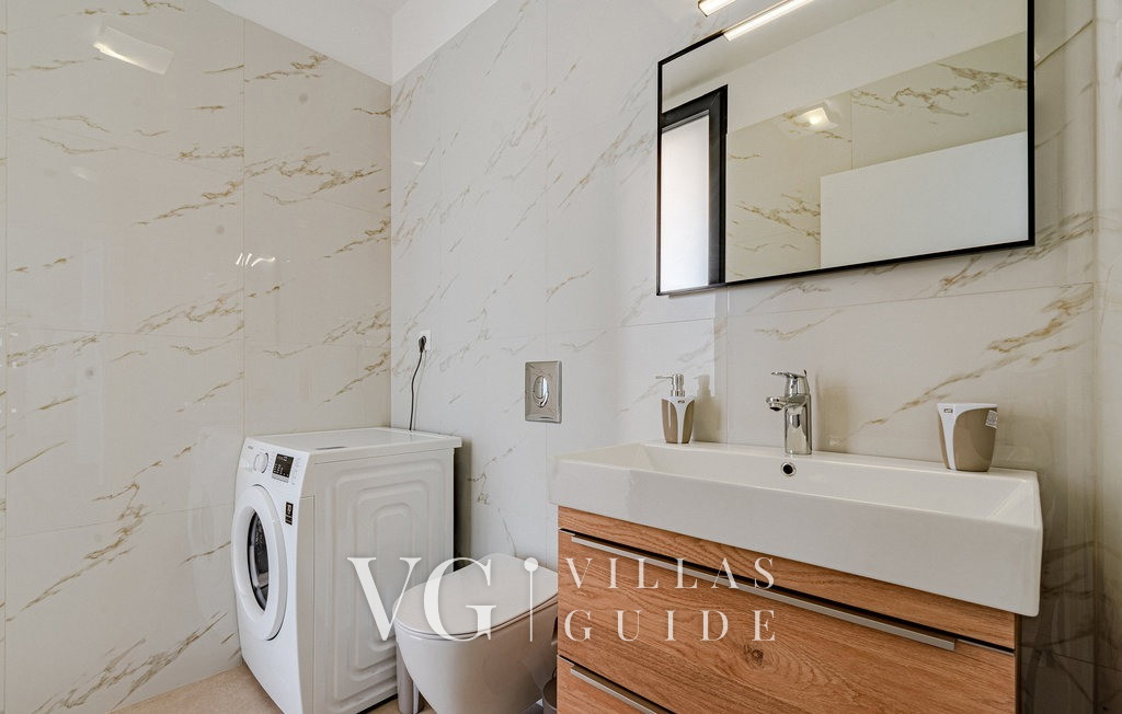 Villa Evia Guest toilet