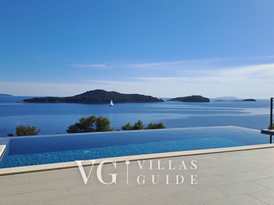 Villa Evia Garden and property exterior