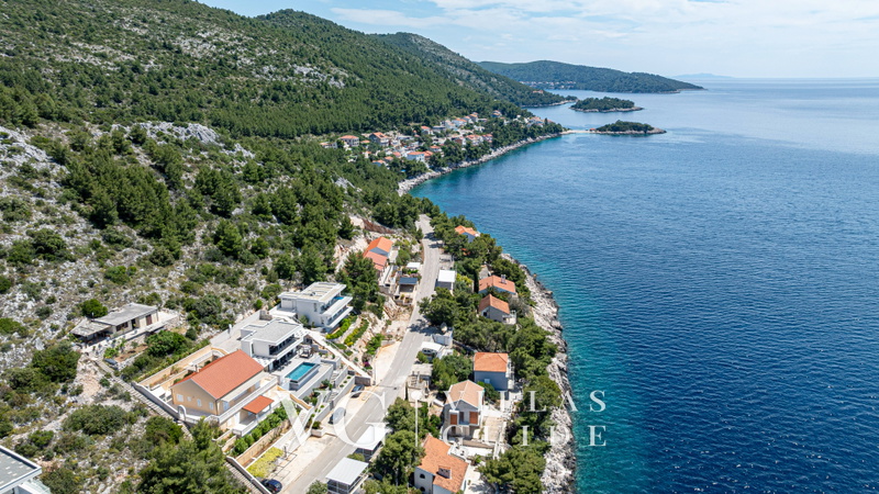 Villa Evia Mikrolage