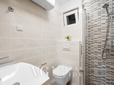 Villa Vista Bathroom