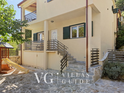 Villa Vista Garden and property exterior