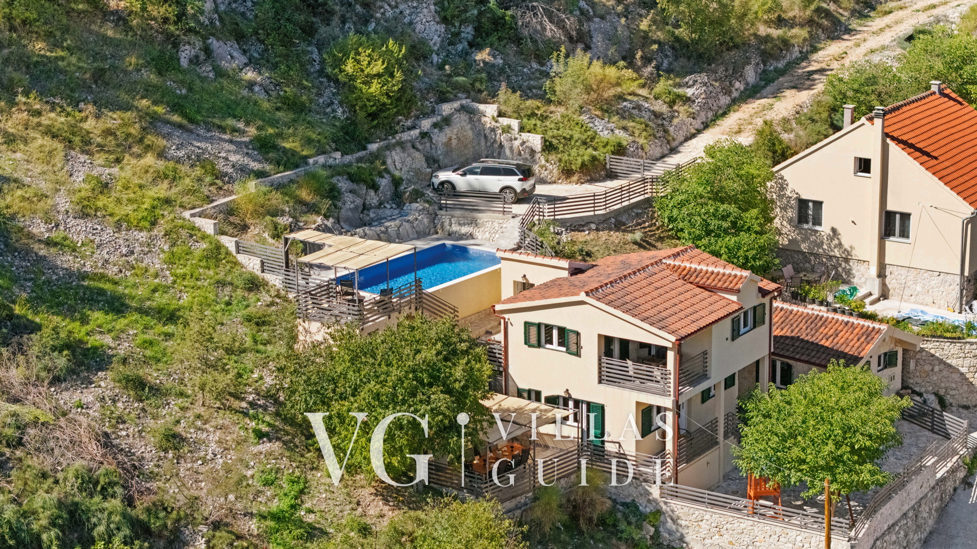 Villa Vista Garden and property exterior