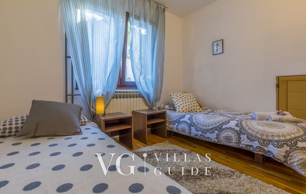 Villa Dramalj Queen Bedroom