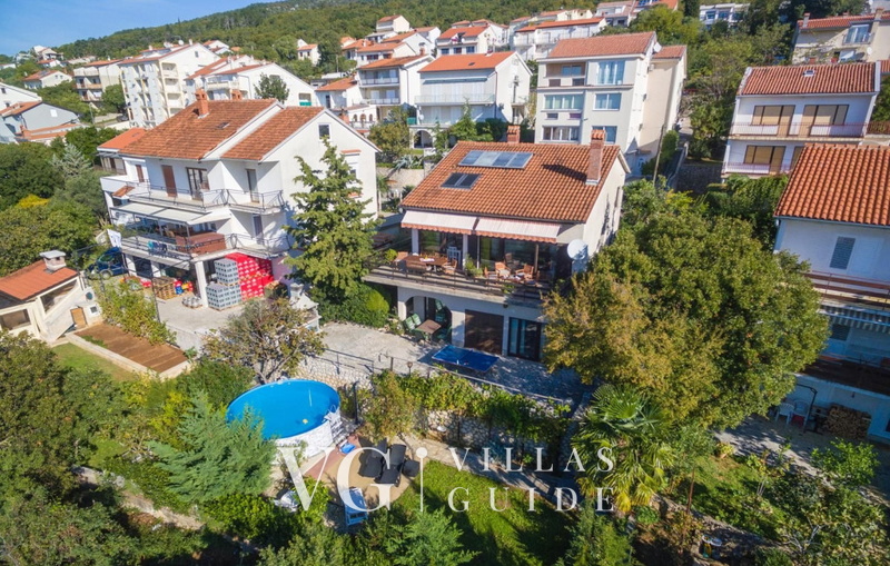 Villa Dramalj Queen Garden and property exterior