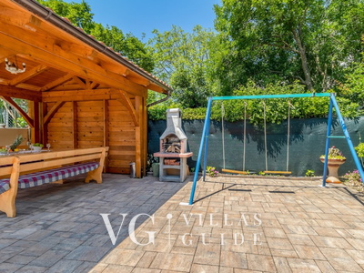 Villa Mary Garden and property exterior