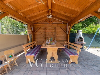 Villa Mary Garden and property exterior