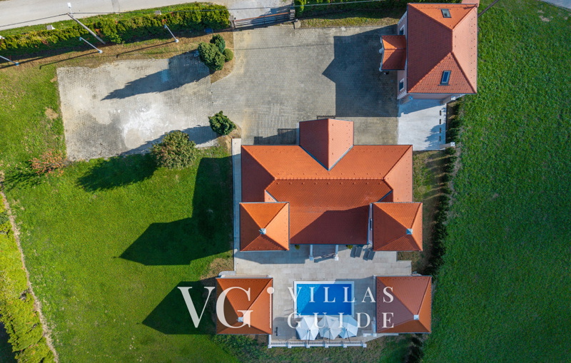 Dvori Perdedaj Garden and property exterior