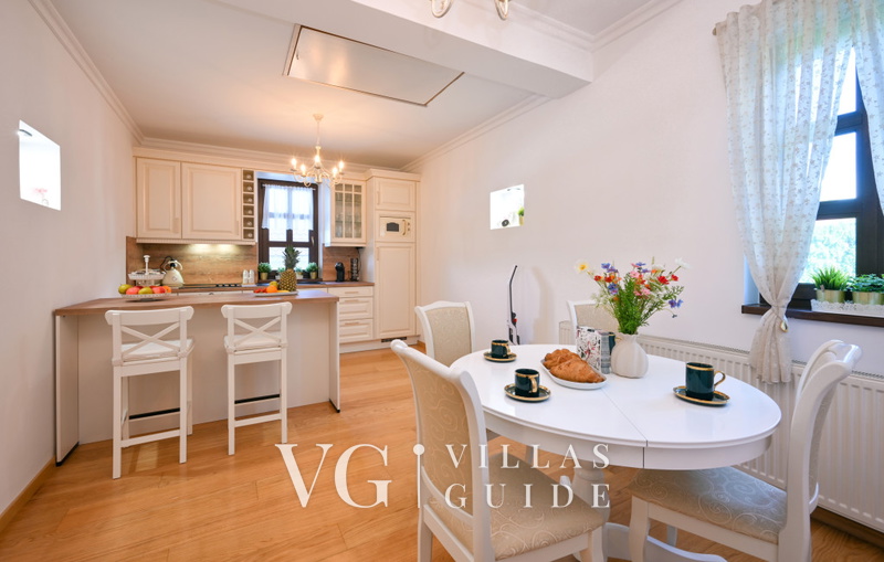 Dvori Perdedaj Kitchen