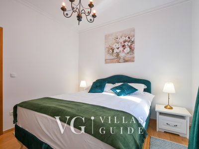 Dvori Perdedaj Bedroom