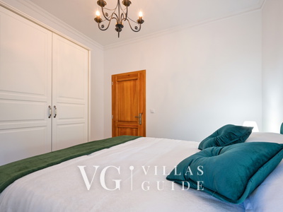 Dvori Perdedaj Bedroom